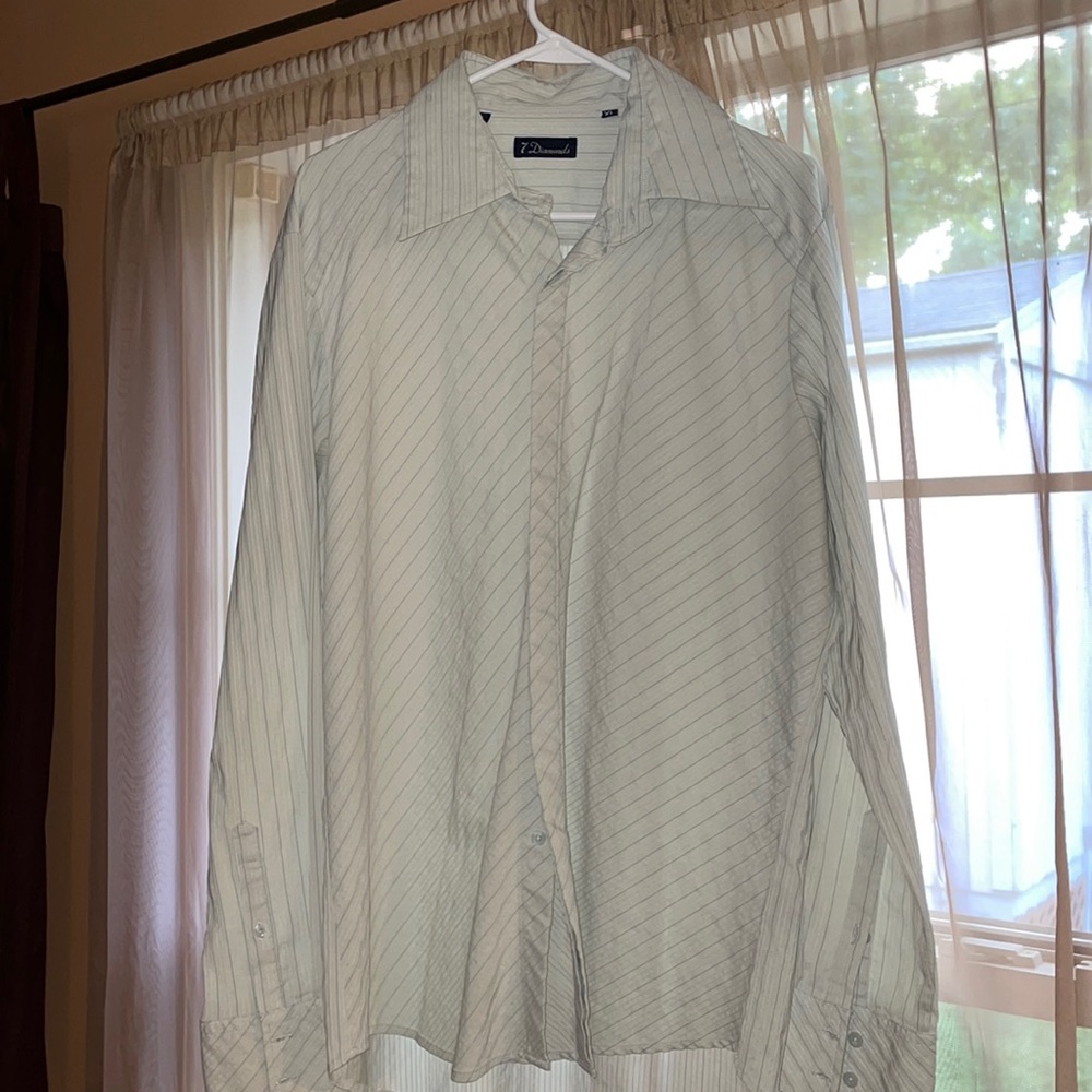 7 Diamond button up